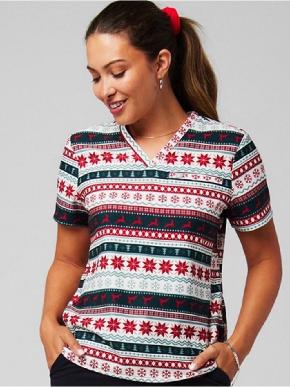 Fabletics Holly Berry V-Neck Holiday Festive Fair Isle Print Scrub Top Size L